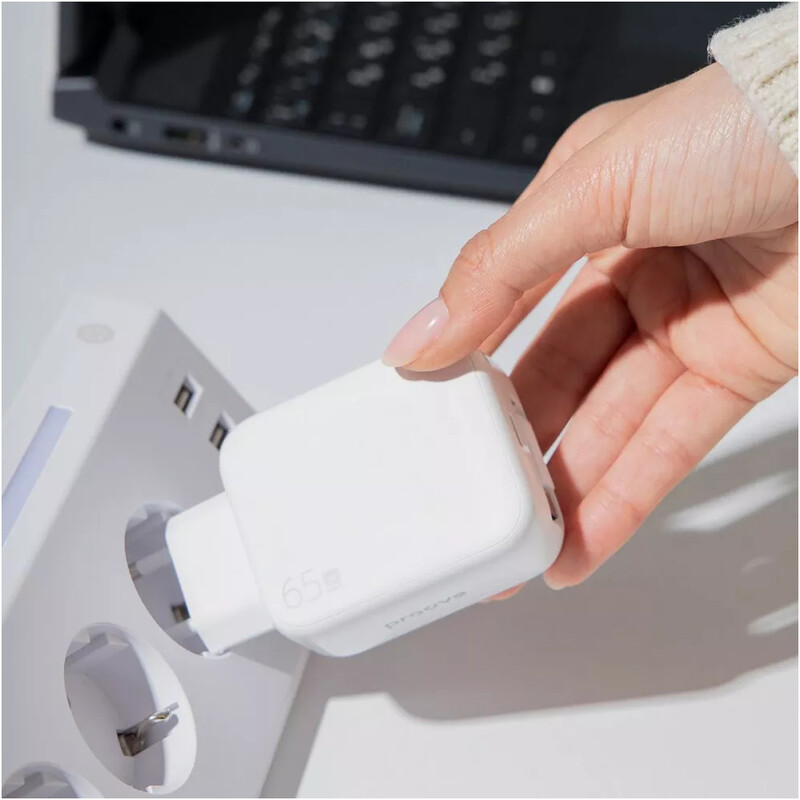 Сетевое зарядное устройство Proove Fixtape GaN (1USB-C, вбудований кабель USB-C) 65W White (WCFP65010202)
