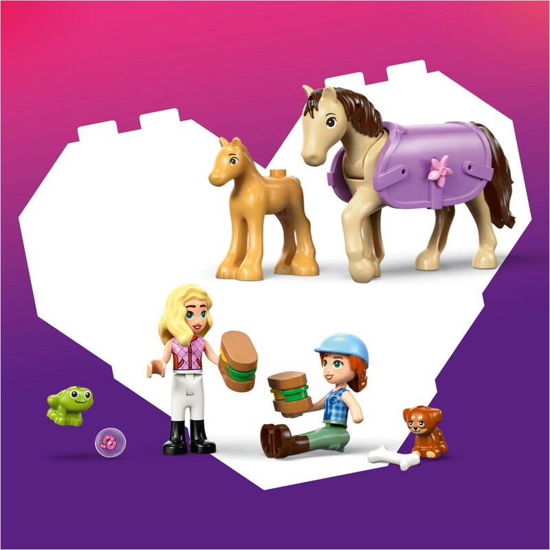 Конструктор LEGO Friends Прицеп для лошади и жеребенка (42695)