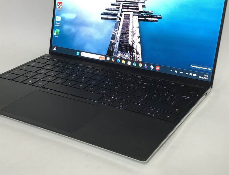 Ноутбук Dell XPS 13 9310 / 13.4" (1920x1200) IPS / i7-1165G7 / 32GB / 1TB SSD / Win11Pro / Backlight / сканер отпечатка - Б/у