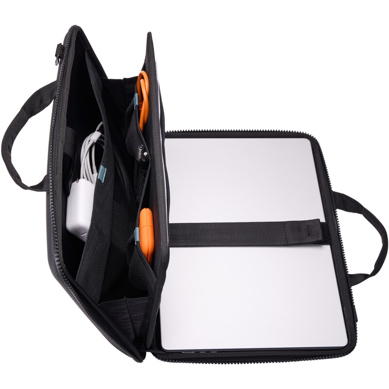 Сумка для ноутбука Thule Gauntlet 5 MacBook Pro Attache 16" TGAE-2557 Black (3205415)