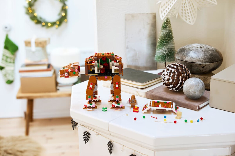 Конструктор LEGO Star Wars Пряниковий крокохід AT-AT (40806)