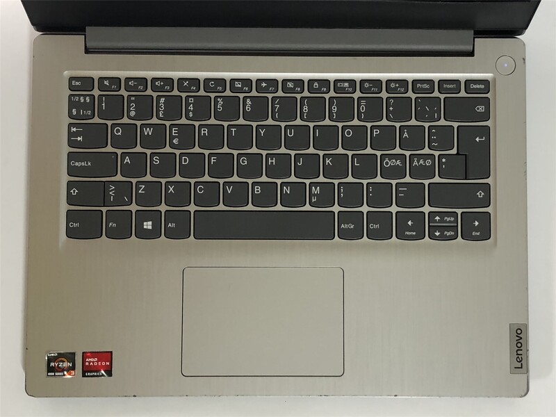 Ноутбук Lenovo IdeaPad 3 14ARE05 / 14" FullHD IPS / AMD Ryzen 3 4300U / 8GB / 256GB SSD / Win11 - Б/в