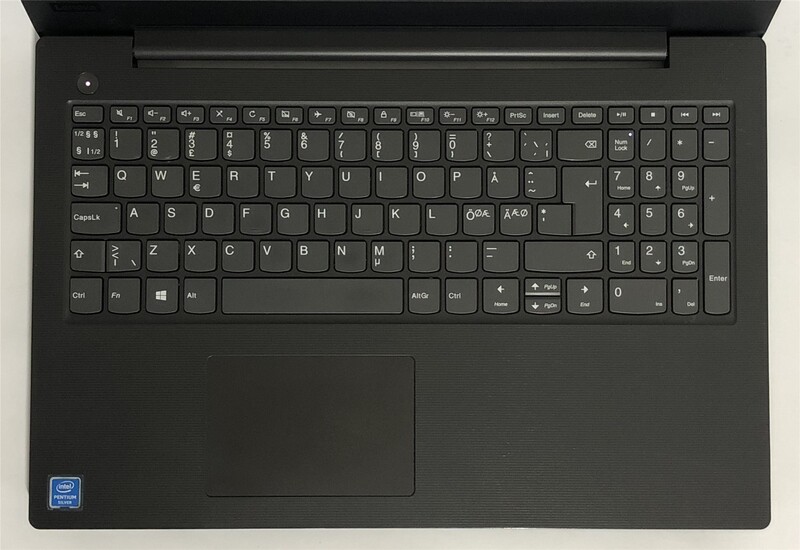 Ноутбук Lenovo V130-15IGM / 15.6" FullHD / Pentium Silver N5000 / 8GB / 256GB SSD / Win11 - Б/в