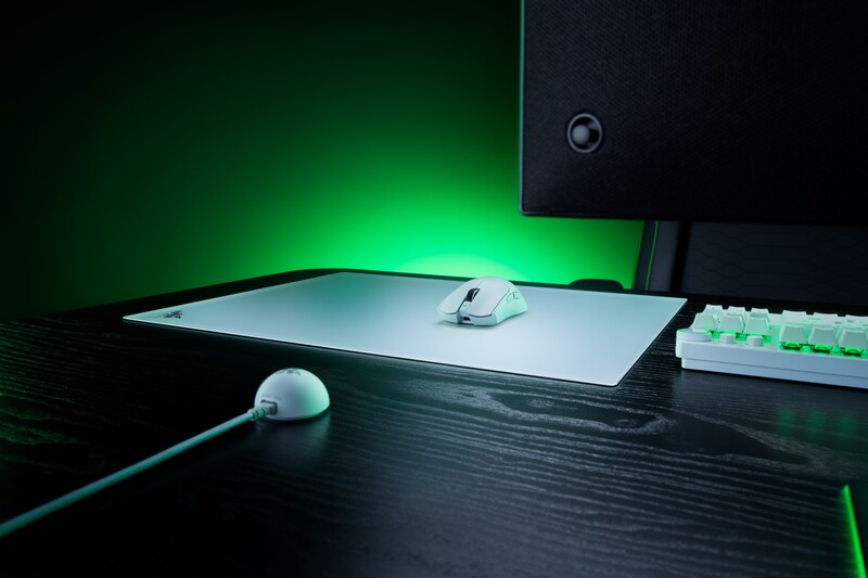 Игровая поверхность Razer Atlas Pro White (RZ02-05760200-R3M1)