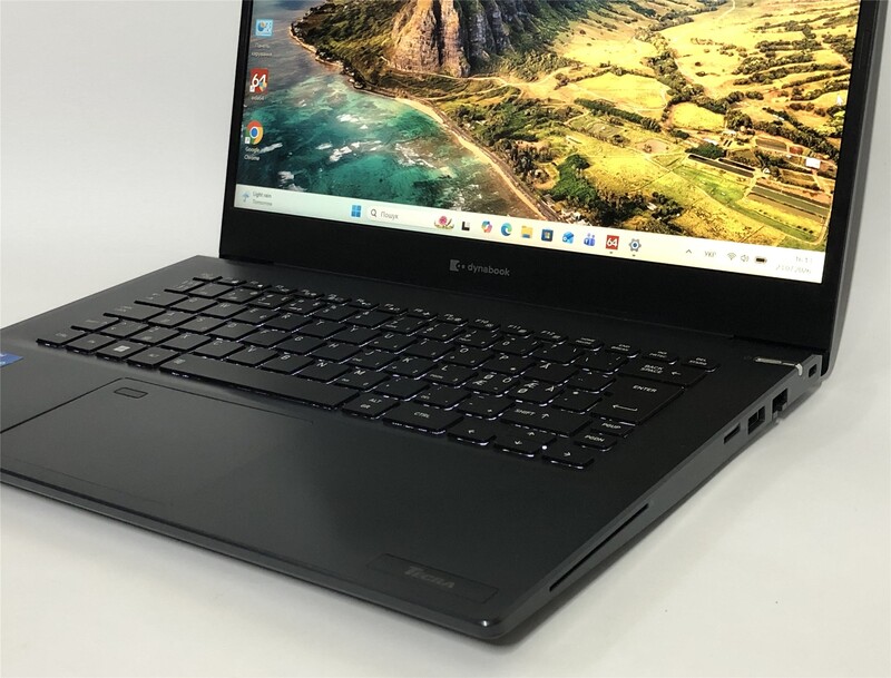 Ноутбук Toshiba Dynabook Tecra A40-K / 14" FullHD IPS / i5-1240P / 8GB / 256GB SSD / Win11Pro / Backlight / сканер отпечатка - Б/у
