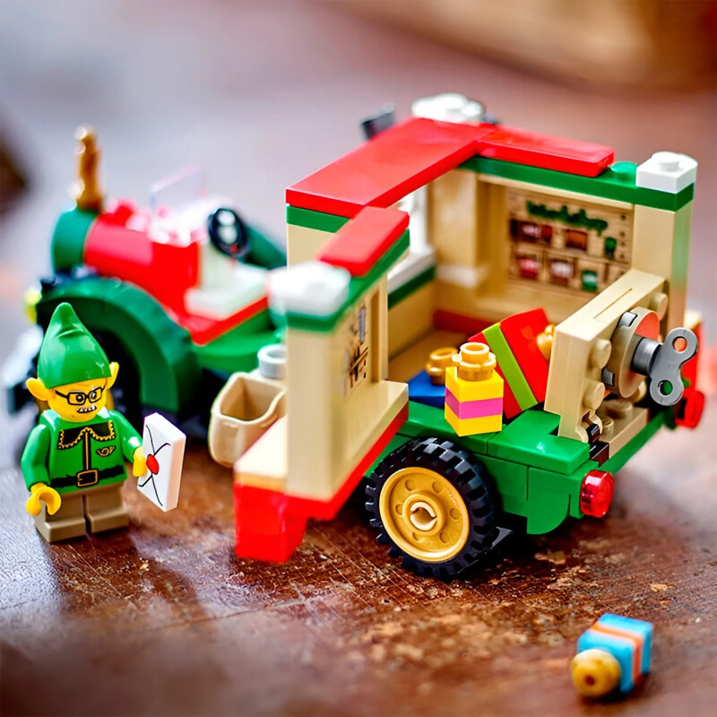 Конструктор LEGO Icons Вантажівка Санти (40746)