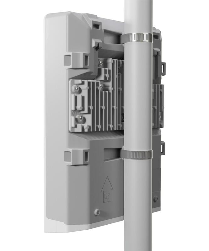 Коммутатор MikroTik netFiber 9 (CRS310-1G-5S-4S+OUT)